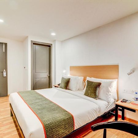 ホテル Oyo Townhouse 104 Koramangala Maharaja Signal バンガロール エクステリア 写真