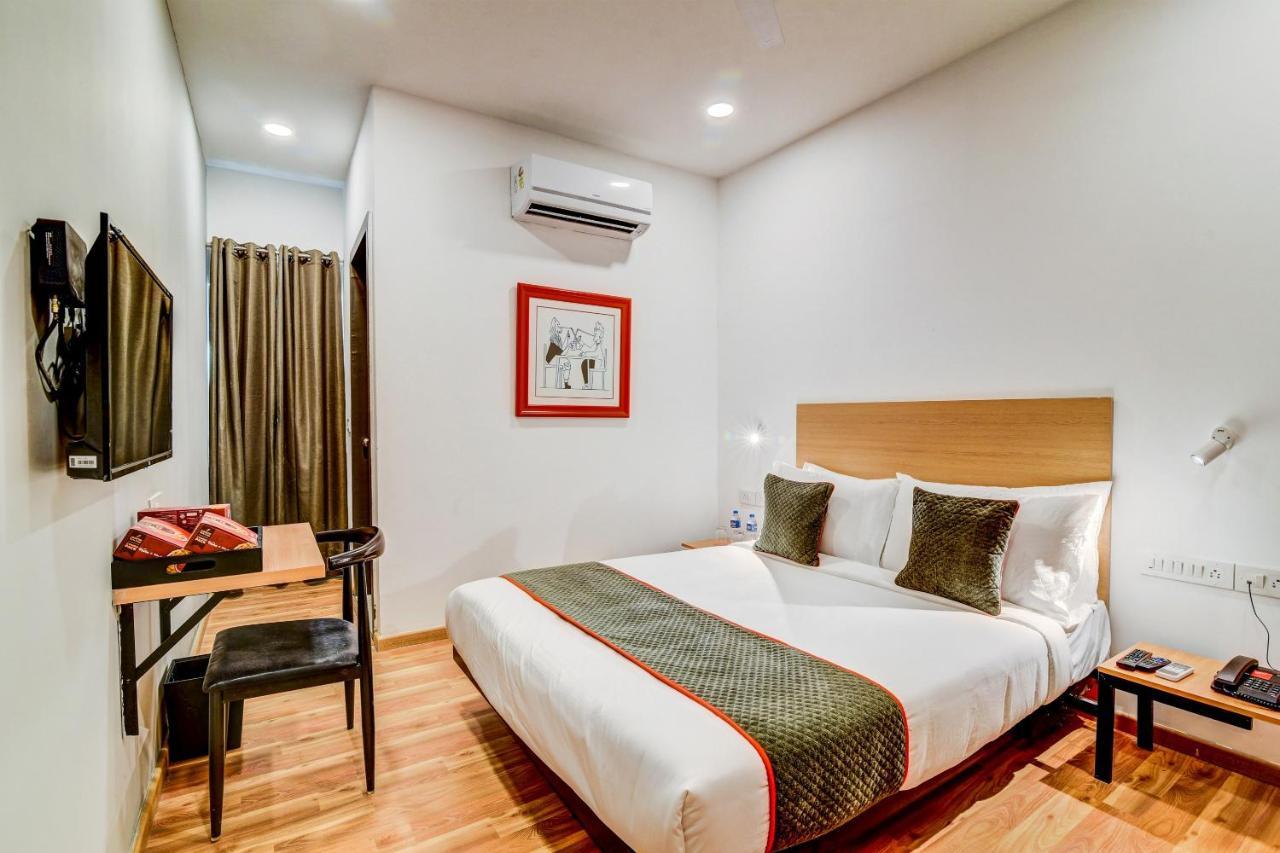 ホテル Oyo Townhouse 104 Koramangala Maharaja Signal バンガロール エクステリア 写真