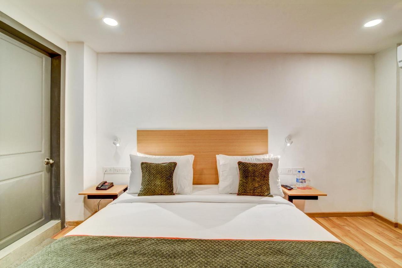 ホテル Oyo Townhouse 104 Koramangala Maharaja Signal バンガロール エクステリア 写真