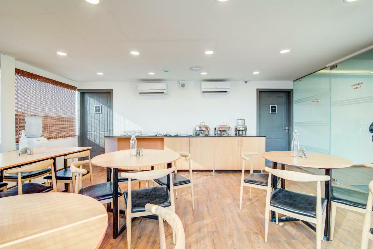 ホテル Oyo Townhouse 104 Koramangala Maharaja Signal バンガロール エクステリア 写真