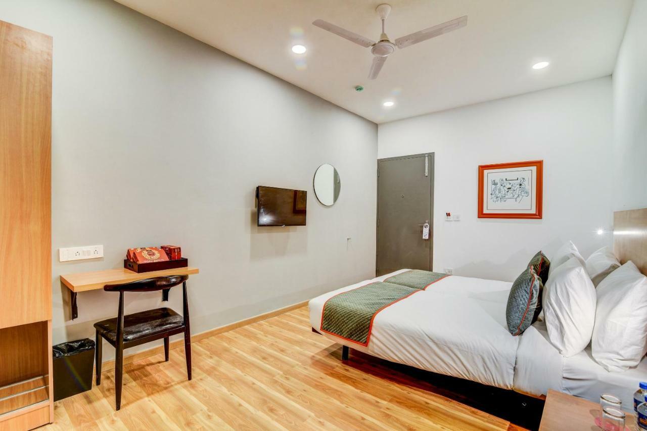ホテル Oyo Townhouse 104 Koramangala Maharaja Signal バンガロール エクステリア 写真