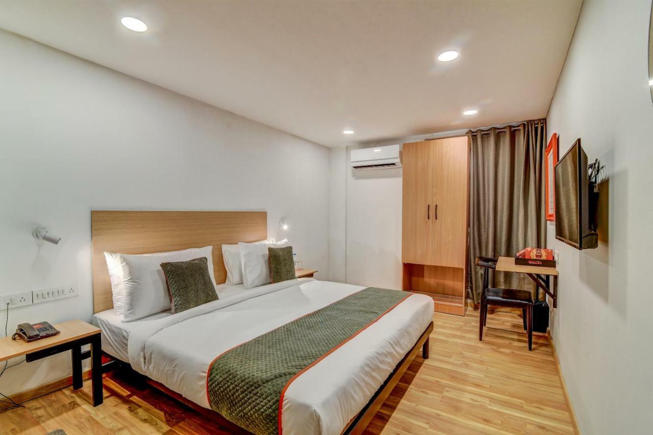 ホテル Oyo Townhouse 104 Koramangala Maharaja Signal バンガロール エクステリア 写真