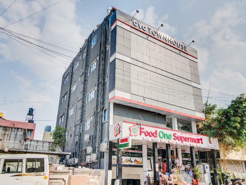 ホテル Oyo Townhouse 104 Koramangala Maharaja Signal バンガロール エクステリア 写真
