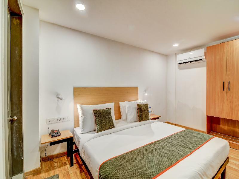 ホテル Oyo Townhouse 104 Koramangala Maharaja Signal バンガロール エクステリア 写真